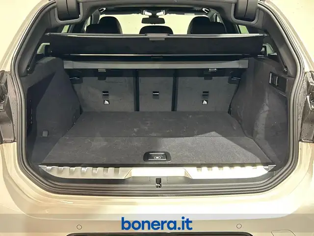 BMW 3 Series view 13