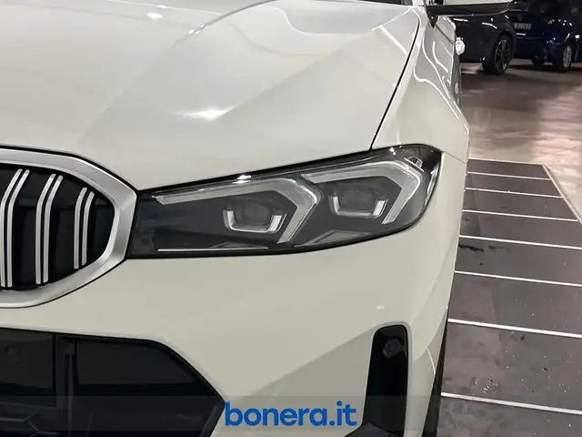 BMW 3 Series view 10