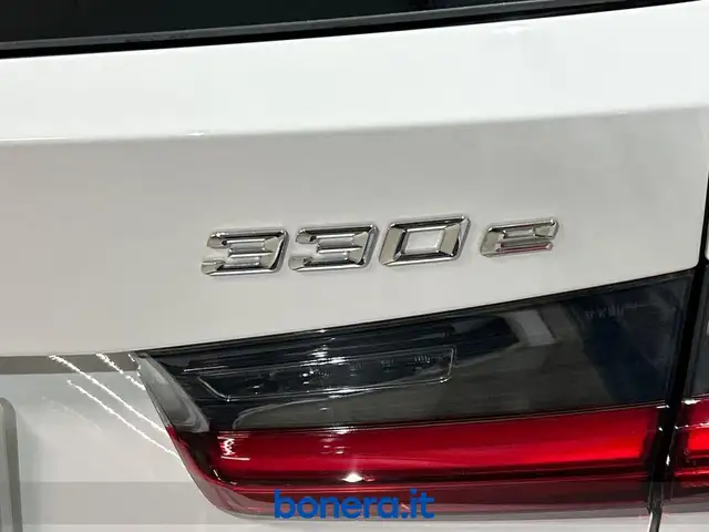 BMW 3 Series view 9