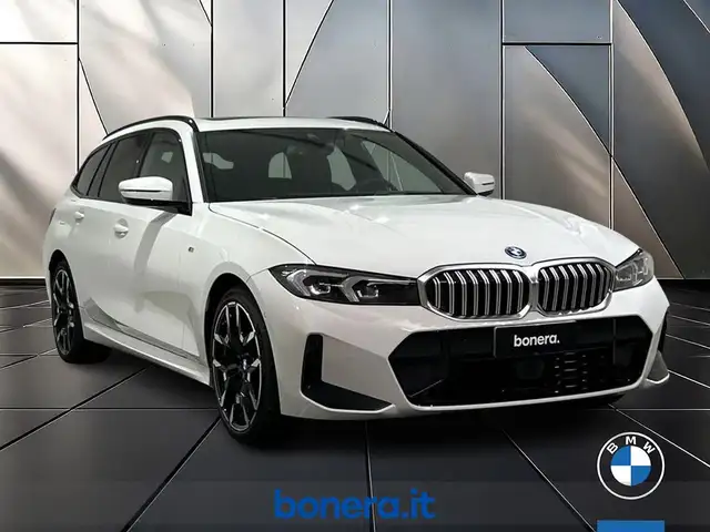 BMW 3 Series view 3