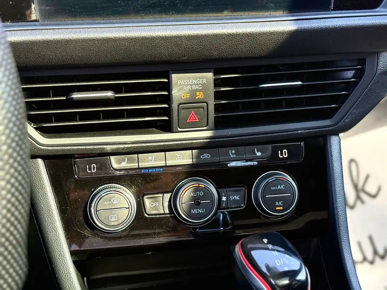 Volkswagen Jetta photo Volkswagen Jetta