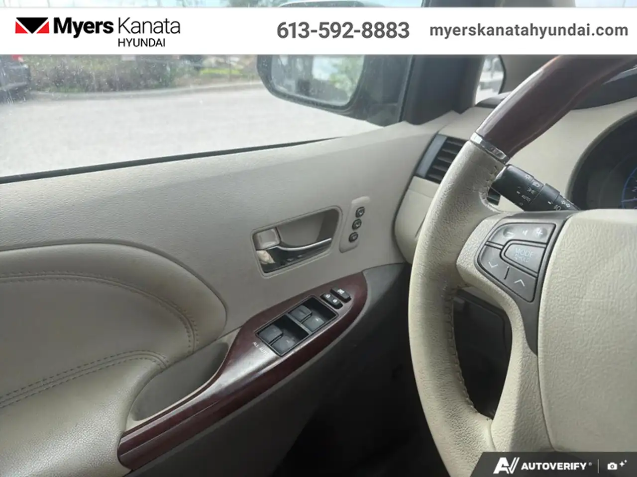 Toyota Sienna fotografie Toyota Sienna