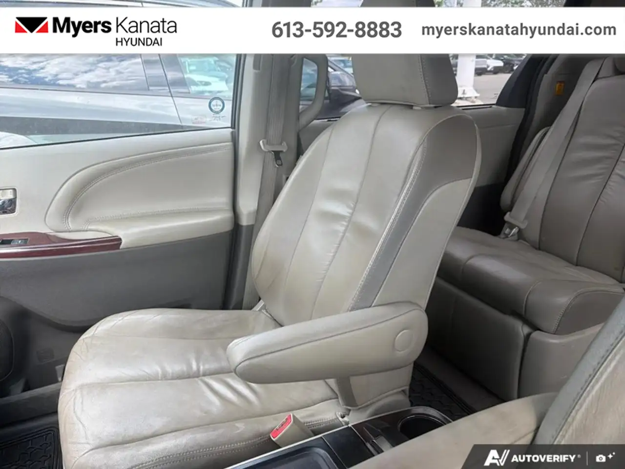 Toyota Sienna fotografie Toyota Sienna