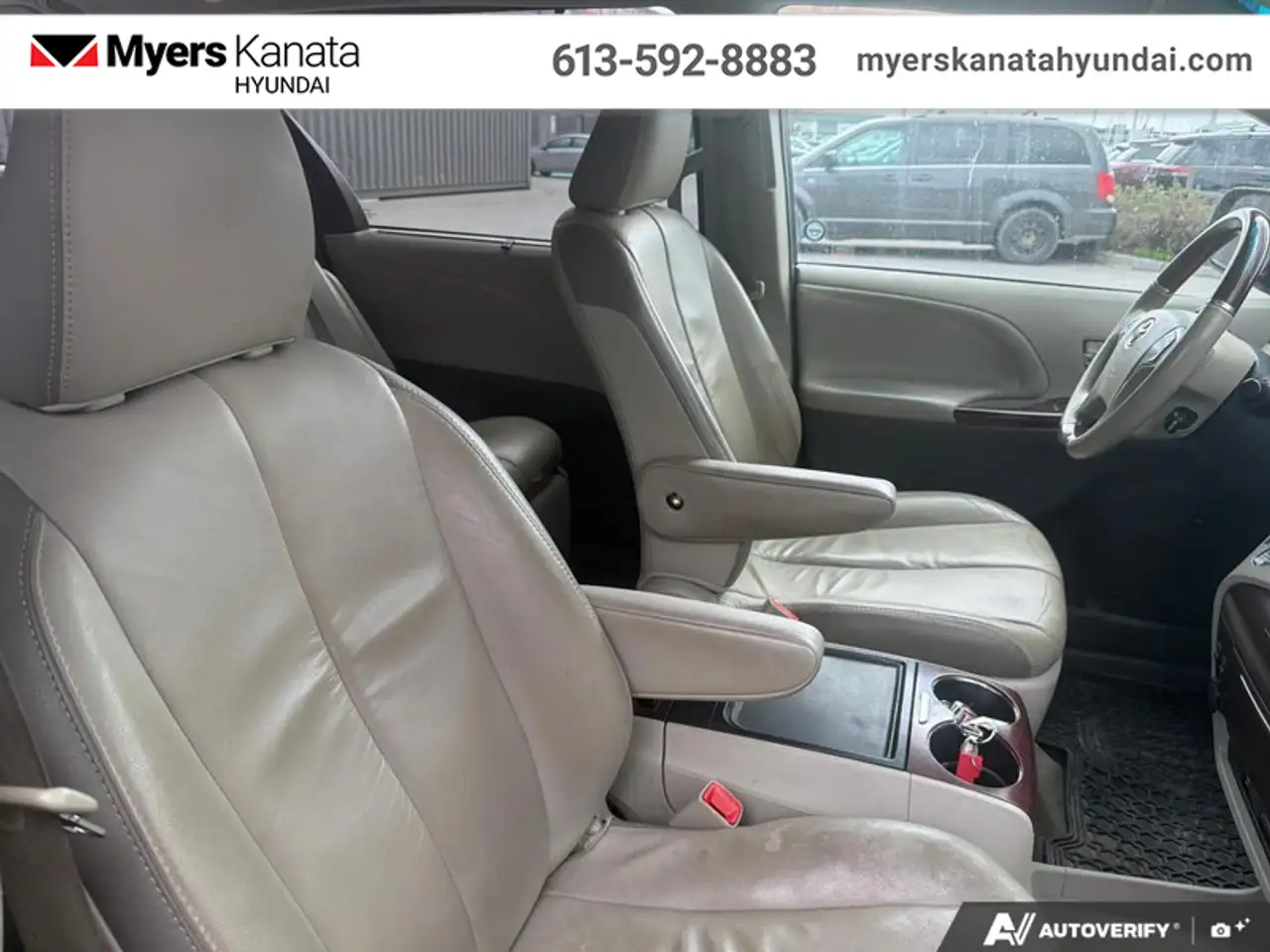 Toyota Sienna fotografie Toyota Sienna