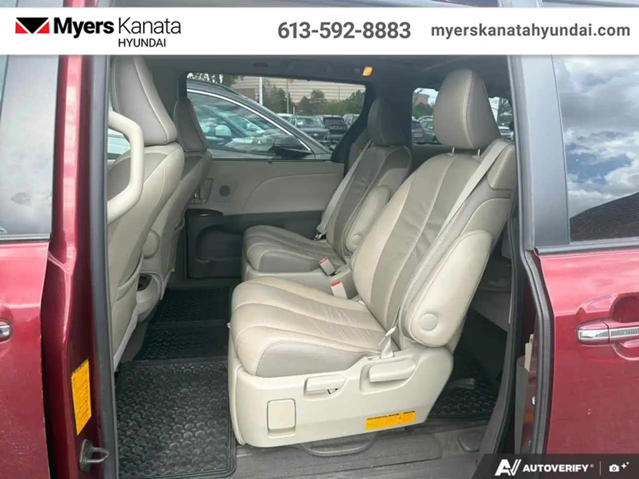Toyota Sienna fotografie Toyota Sienna