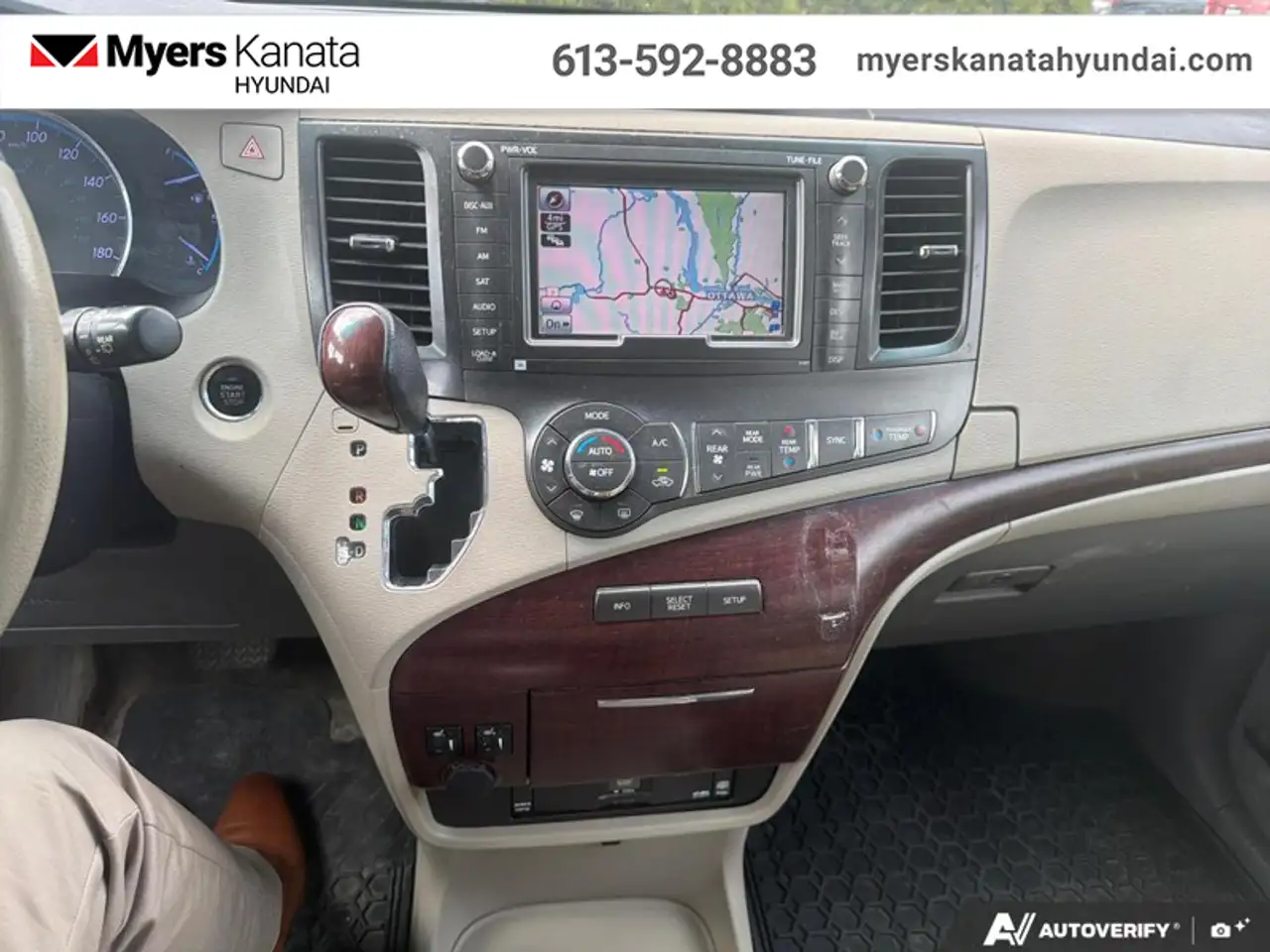 Toyota Sienna fotografie Toyota Sienna