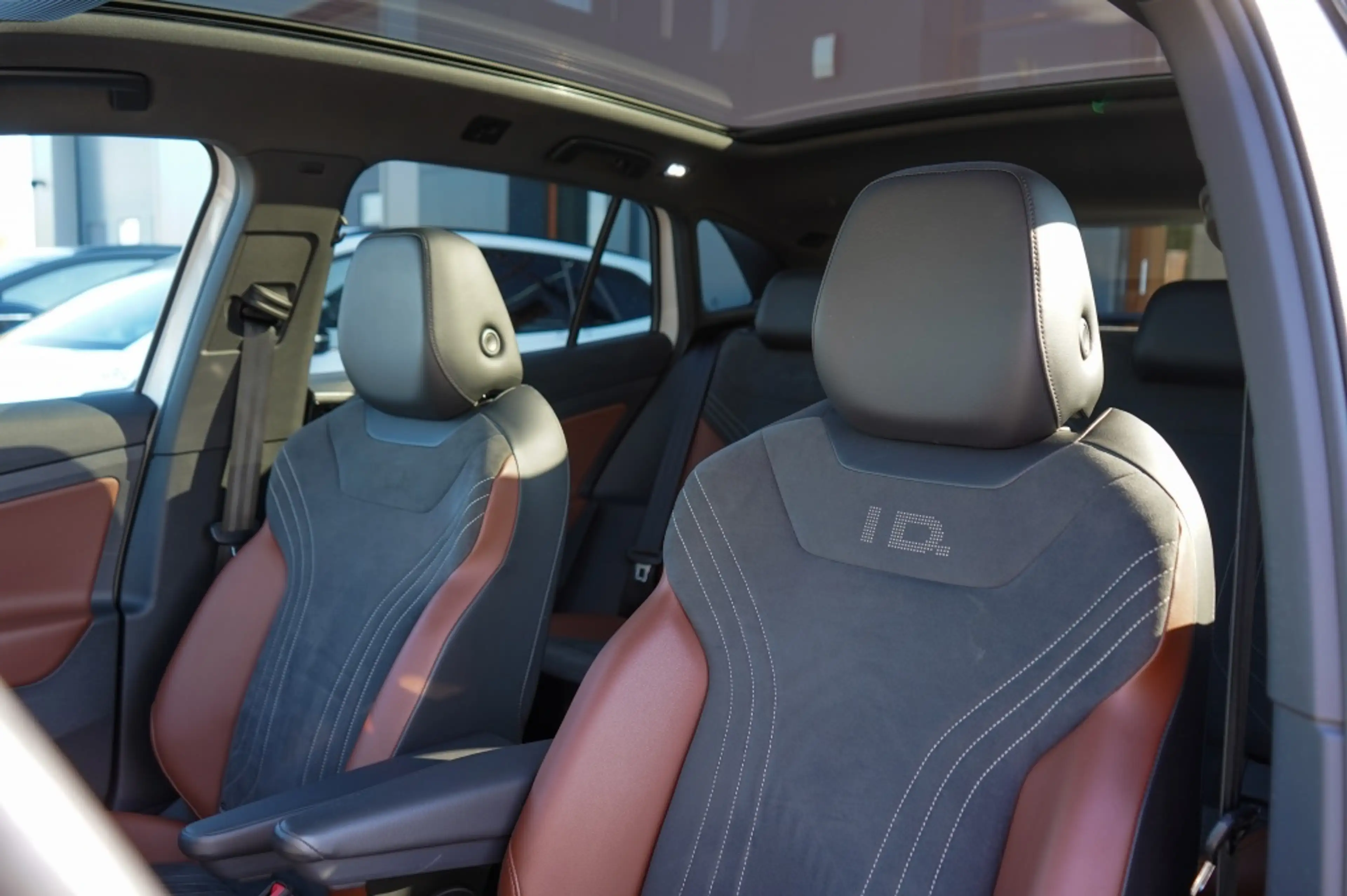 Volkswagen ID.4 Tech 77 kWh | 92,47% SOH | Pano | Trekhaak | IQ | — photo 6