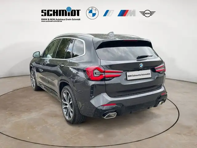 BMW X3 view 4