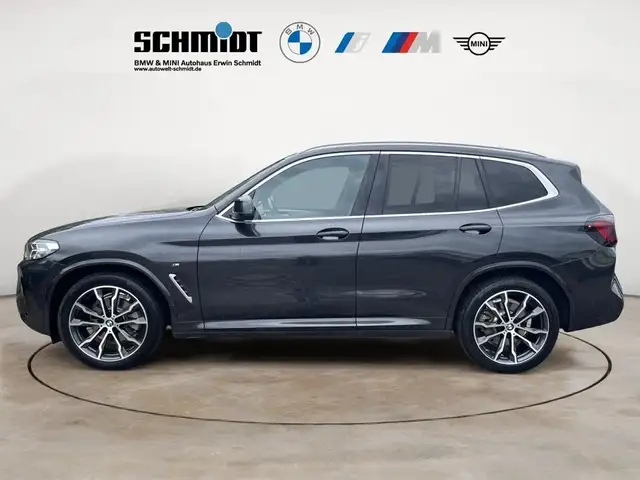 BMW X3 view 3