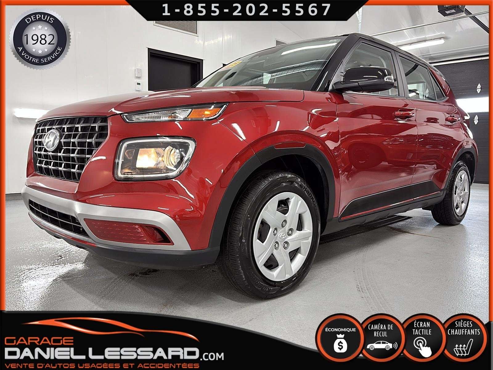 2025 Hyundai Venue Essential w/Two-Tone