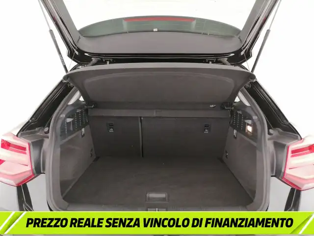 Audi Q2 view 10