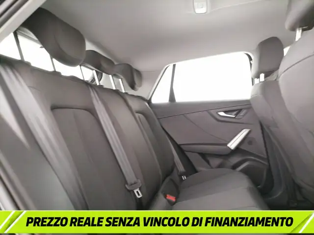 Audi Q2 view 8