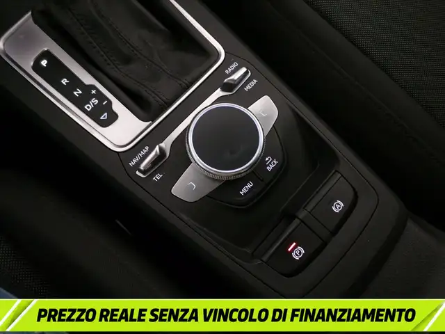 Audi Q2 view 23