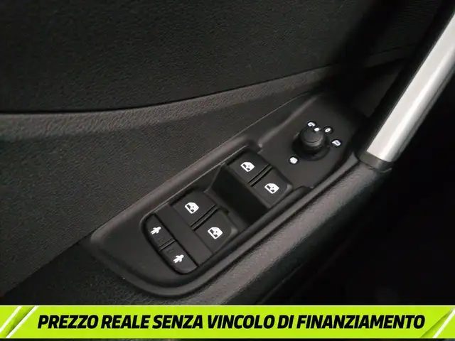 Audi Q2 view 27