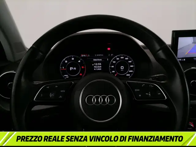 Audi Q2 view 24