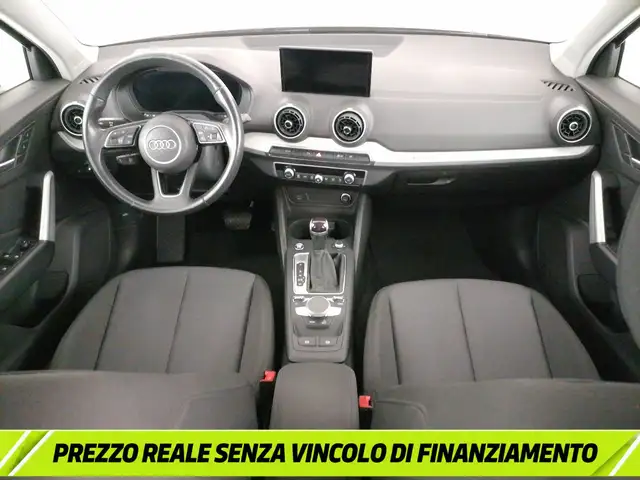Audi Q2 view 9