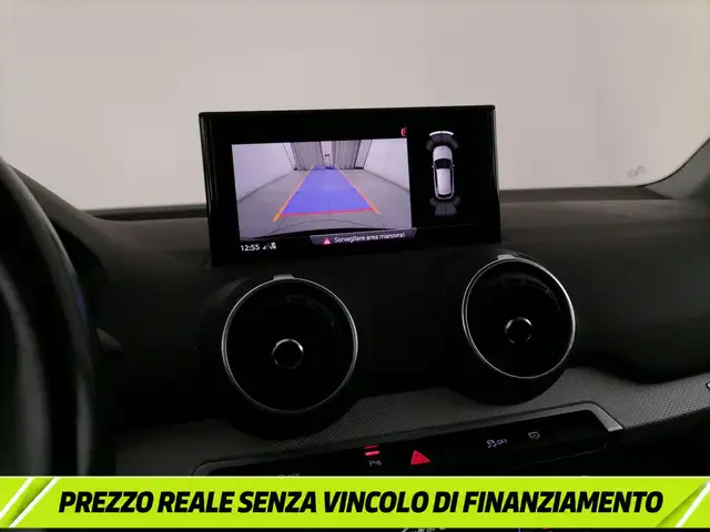 Audi Q2 view 18