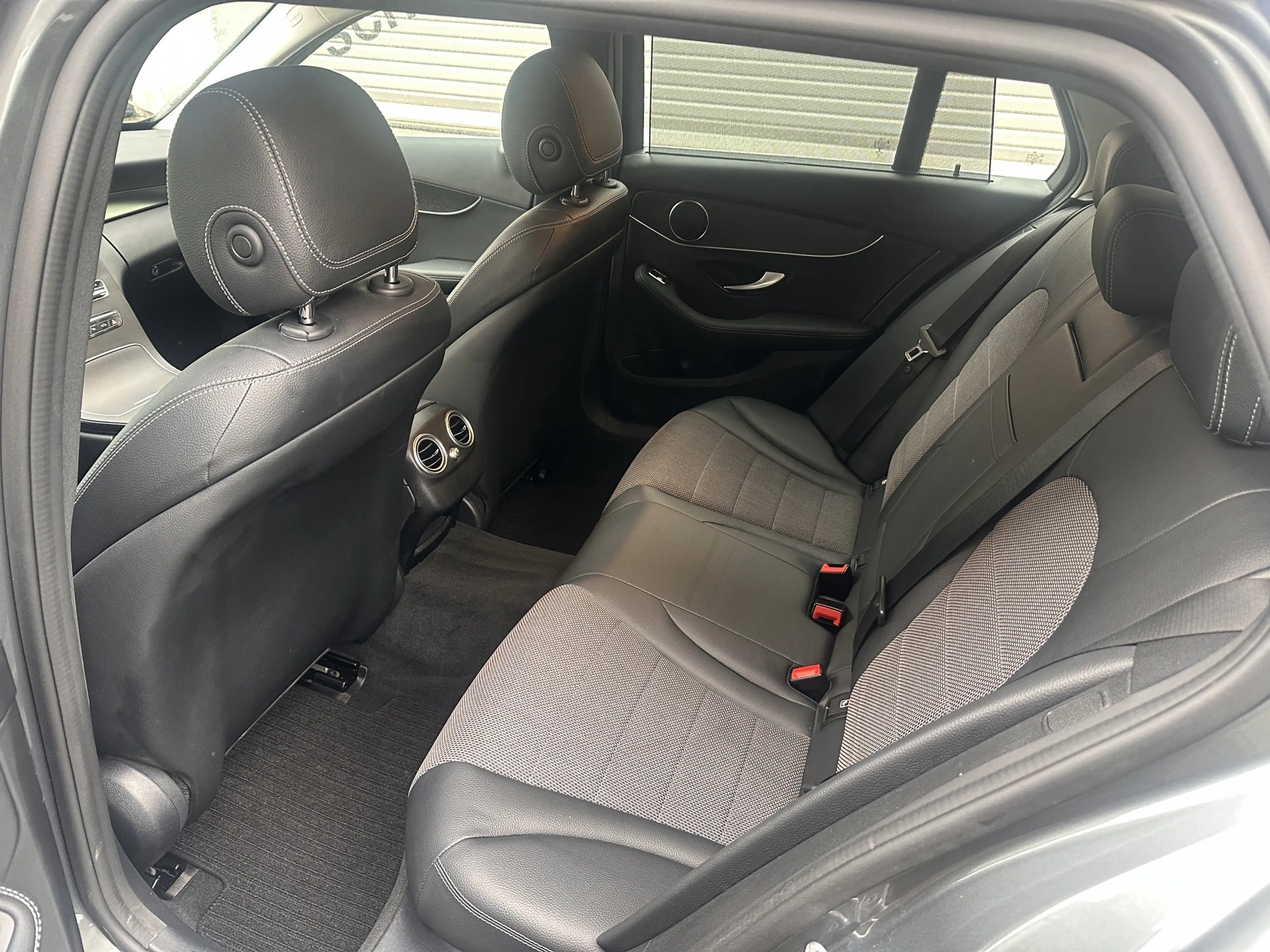 Mercedes-Benz C 300 te Avantgarde LED Navi Distronic Keyless — photo 15