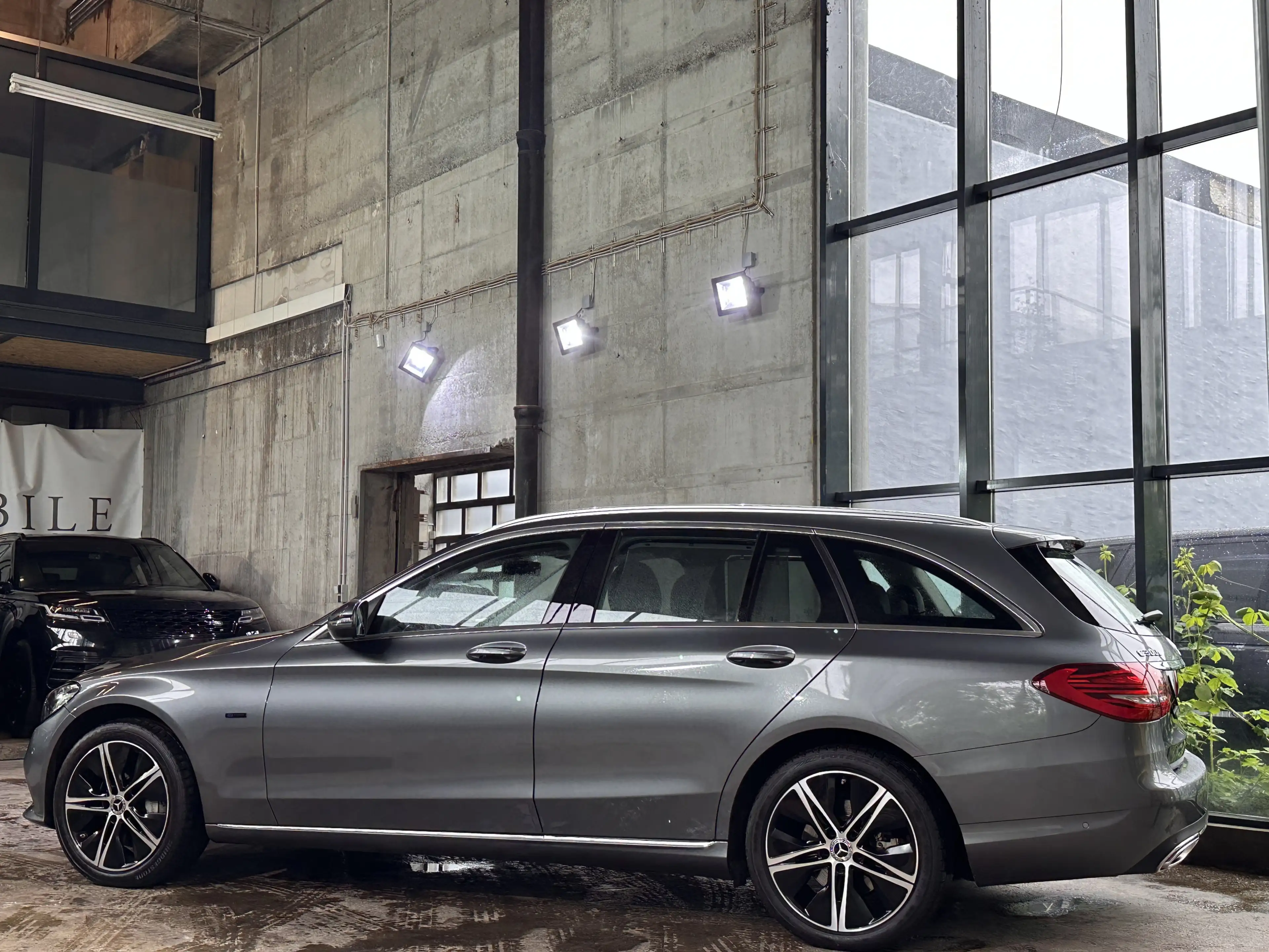 Mercedes-Benz C 300 te Avantgarde LED Navi Distronic Keyless — photo 4