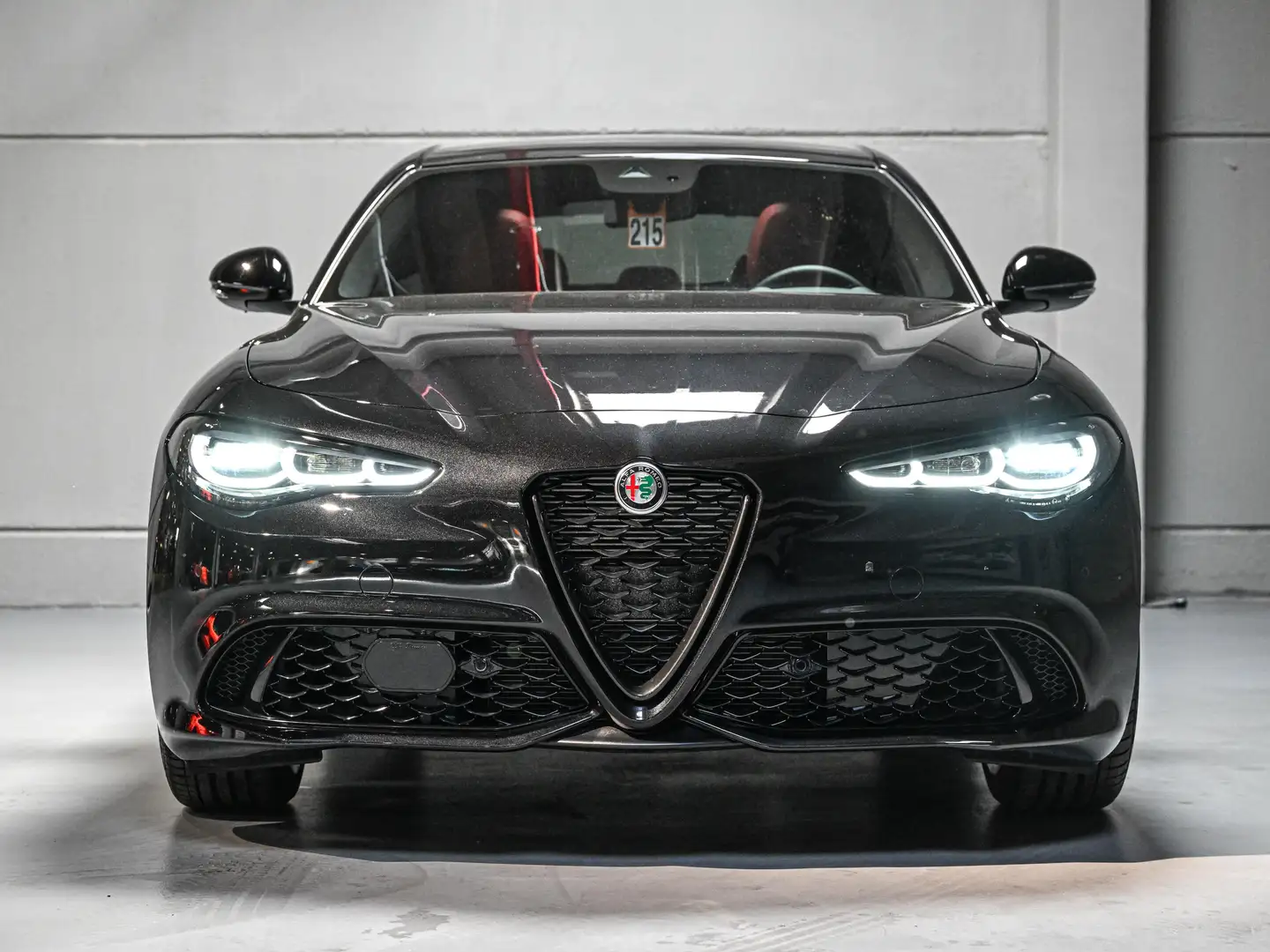 Alfa Romeo Giulia 2.0 T  Veloce Чорний - 2