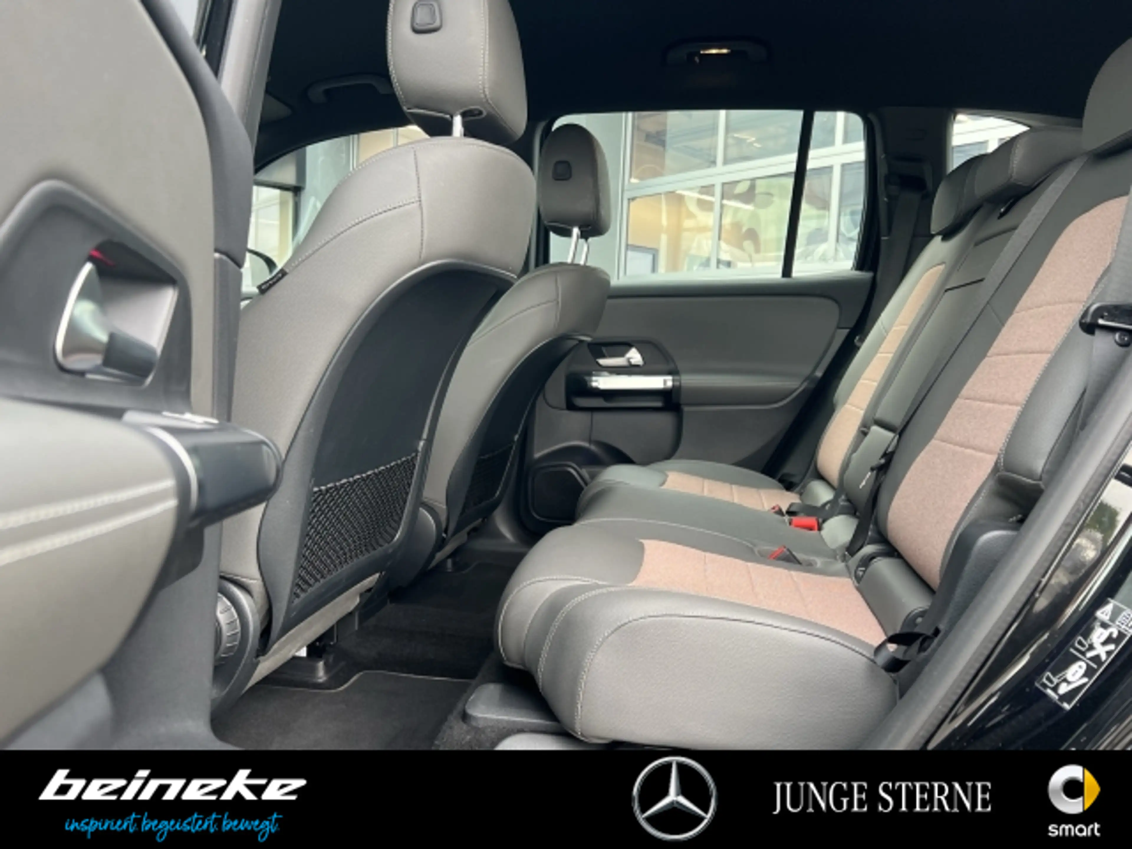 Mercedes-Benz EQB 350 EQB 350 4M Electric Art LED RFK SHZ Totw Ambient — photo 14