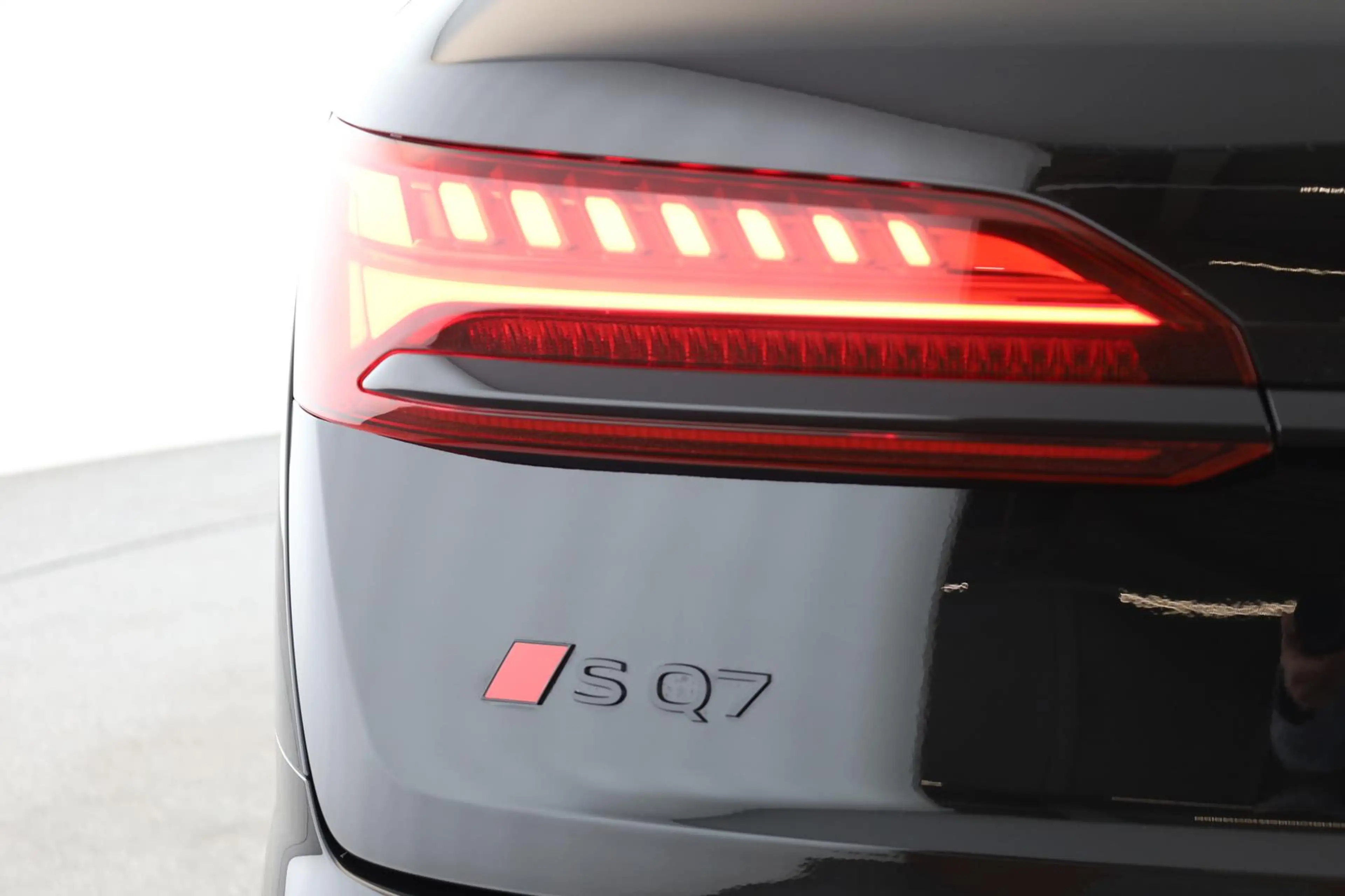 Audi SQ7 TFSI Facelift 7S Matrix Pano BangO ACC 21" — photo 12