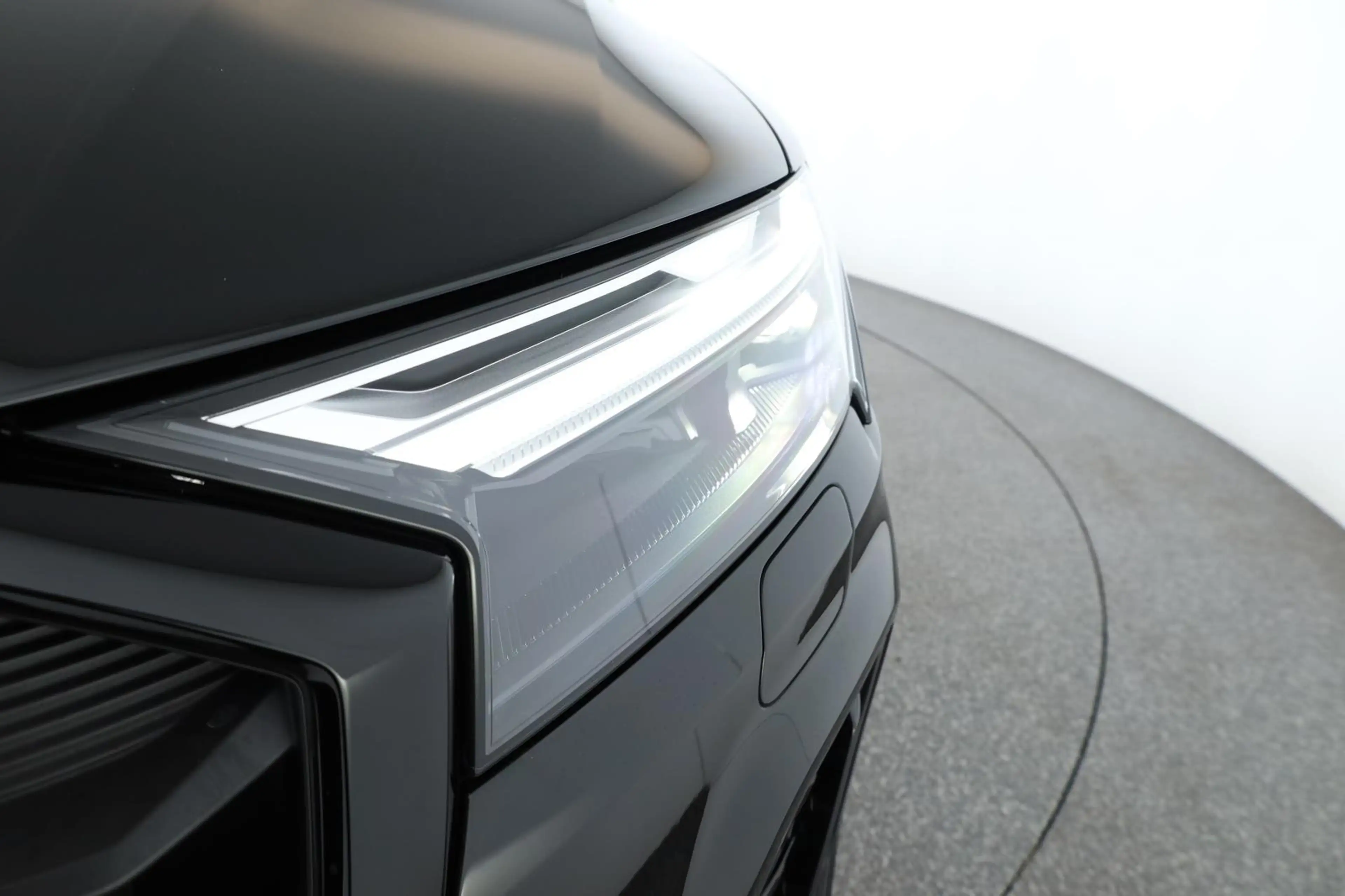 Audi SQ7 TFSI Facelift 7S Matrix Pano BangO ACC 21" — photo 9