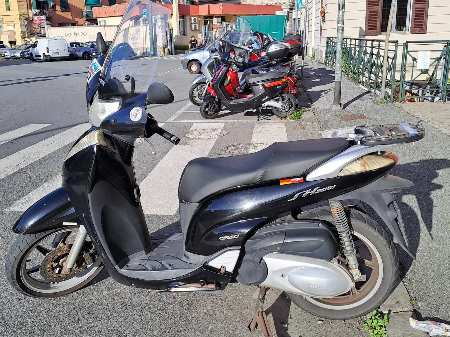 Honda SH 300 Negro - 2