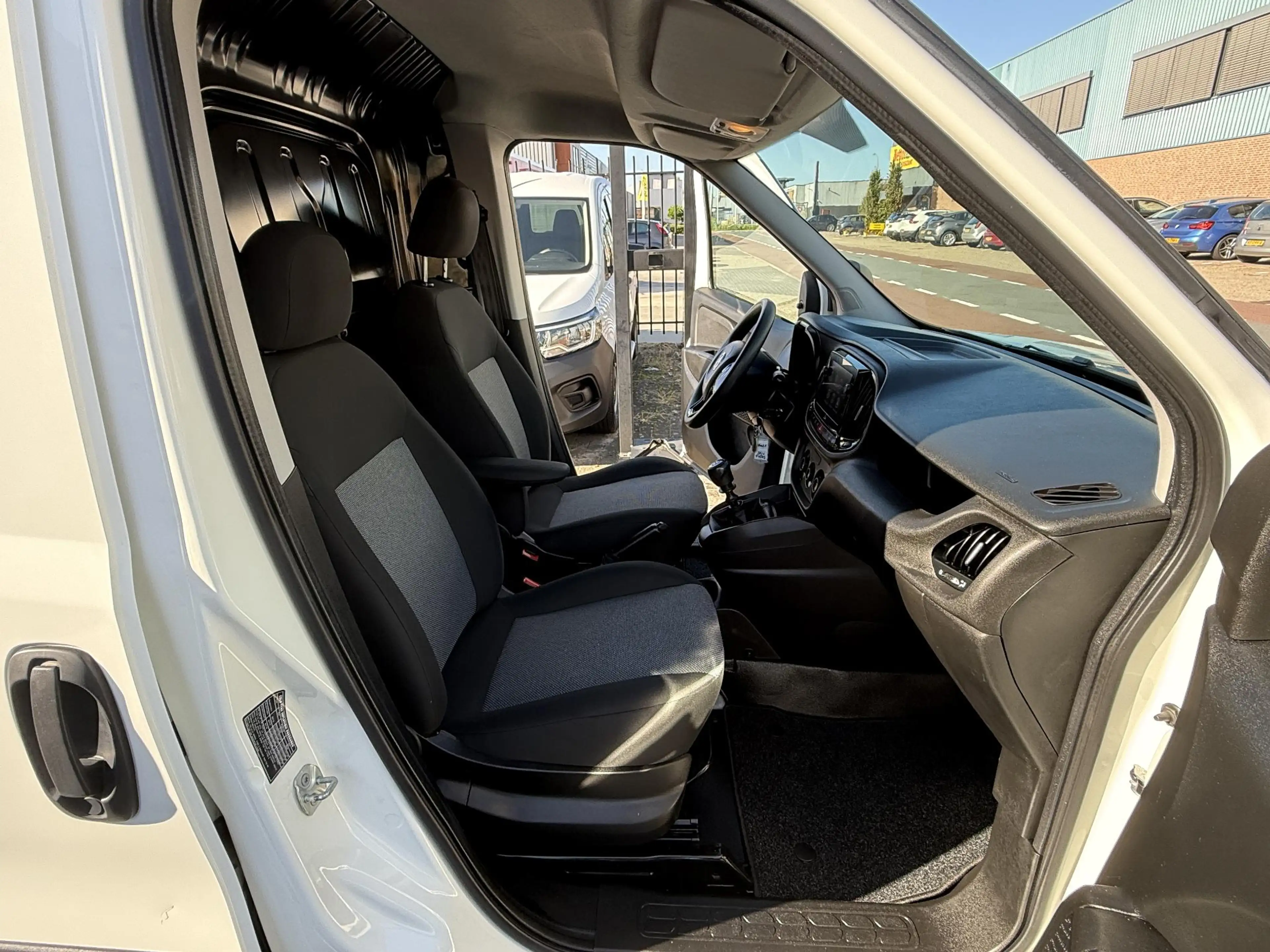 Fiat Doblo Cargo 1.6 MJ L1H1 S Basis — photo 5