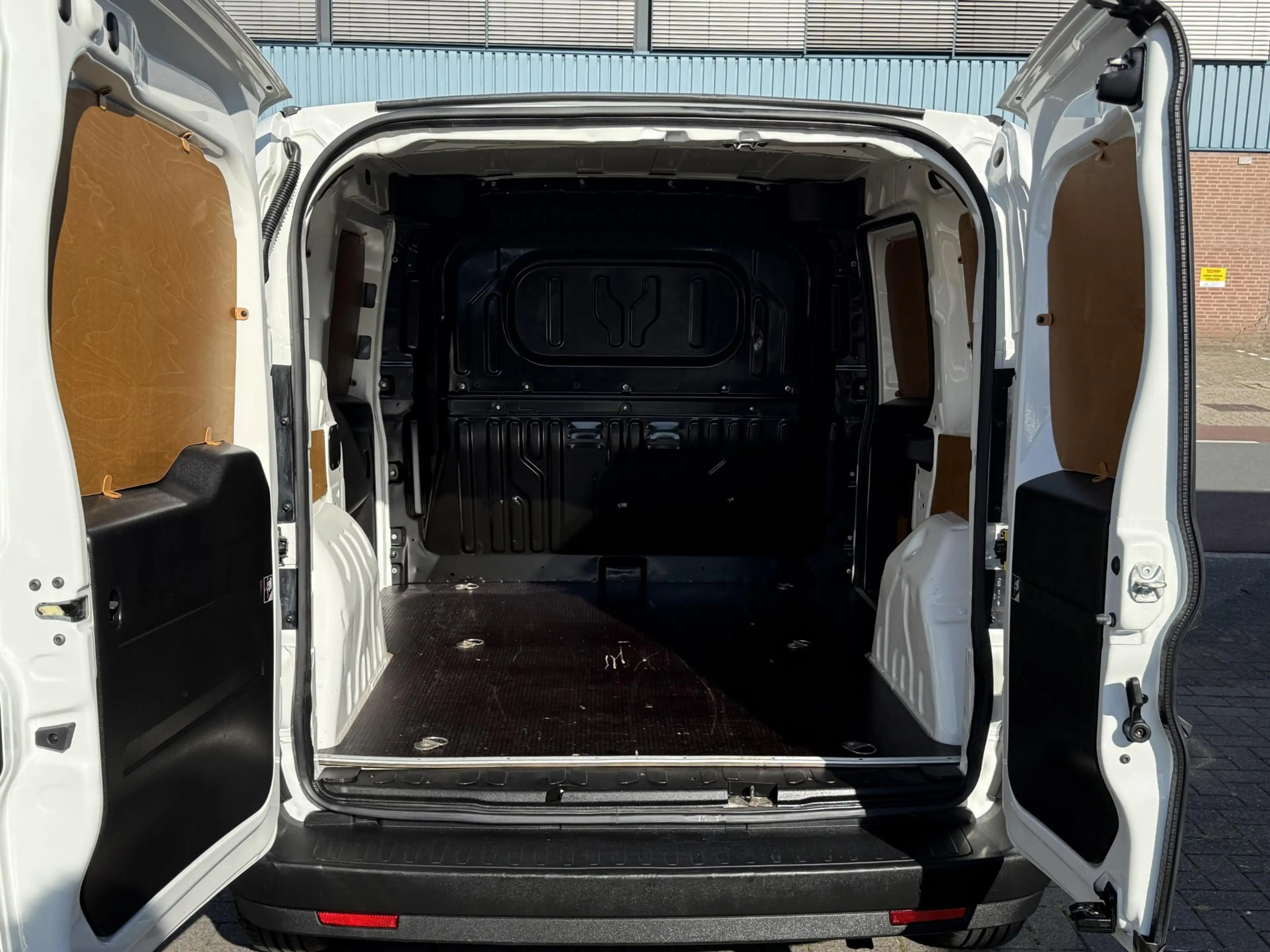 Fiat Doblo Cargo 1.6 MJ L1H1 S Basis — photo 13