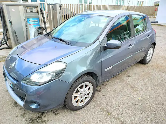 Renault Clio Clio III 2010 5p 1.2 16v Confort Gpl