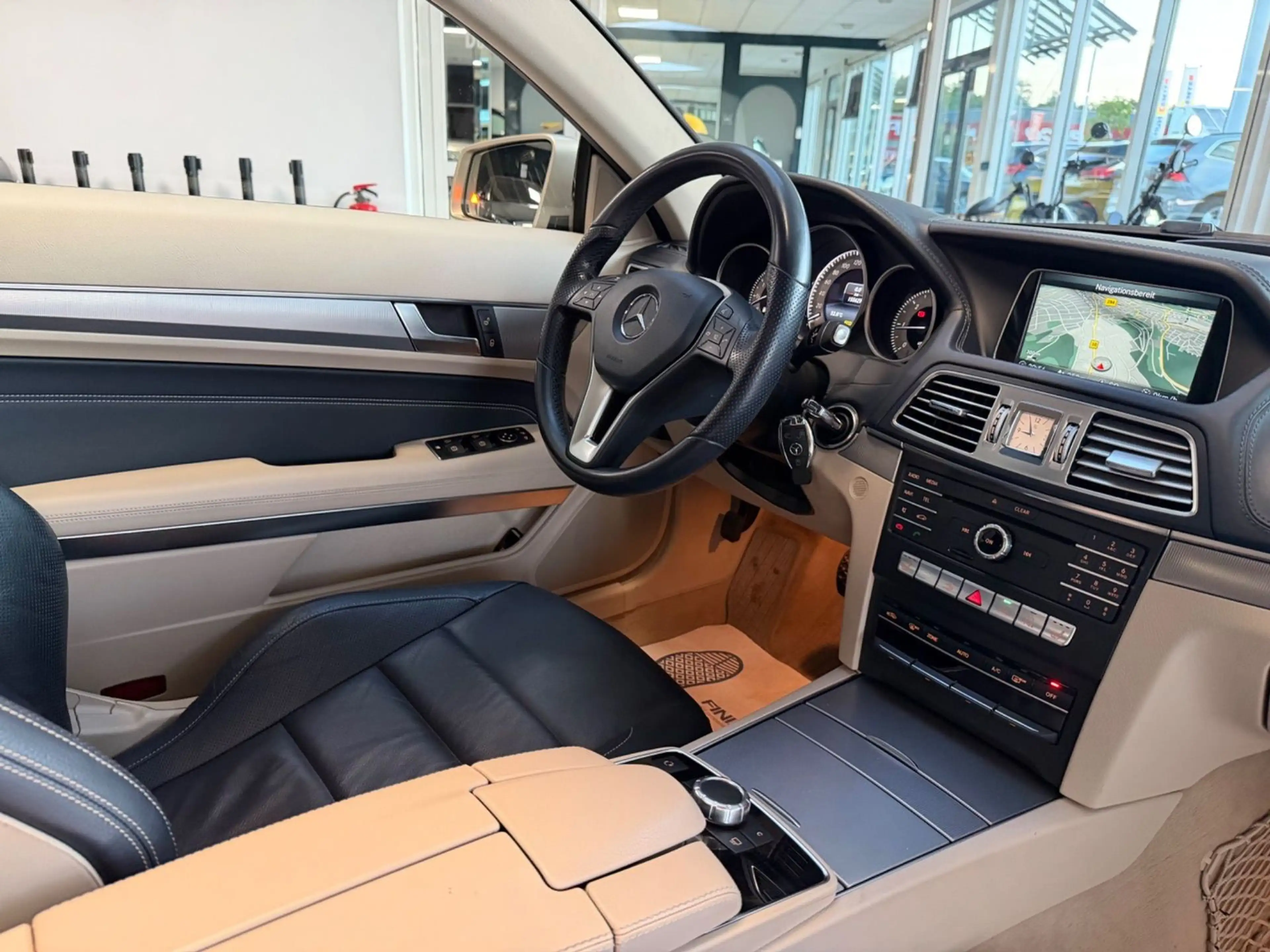 Mercedes-Benz E 220 d BlueTEC | 9G | Pano | LED ILS | Nappa — photo 17