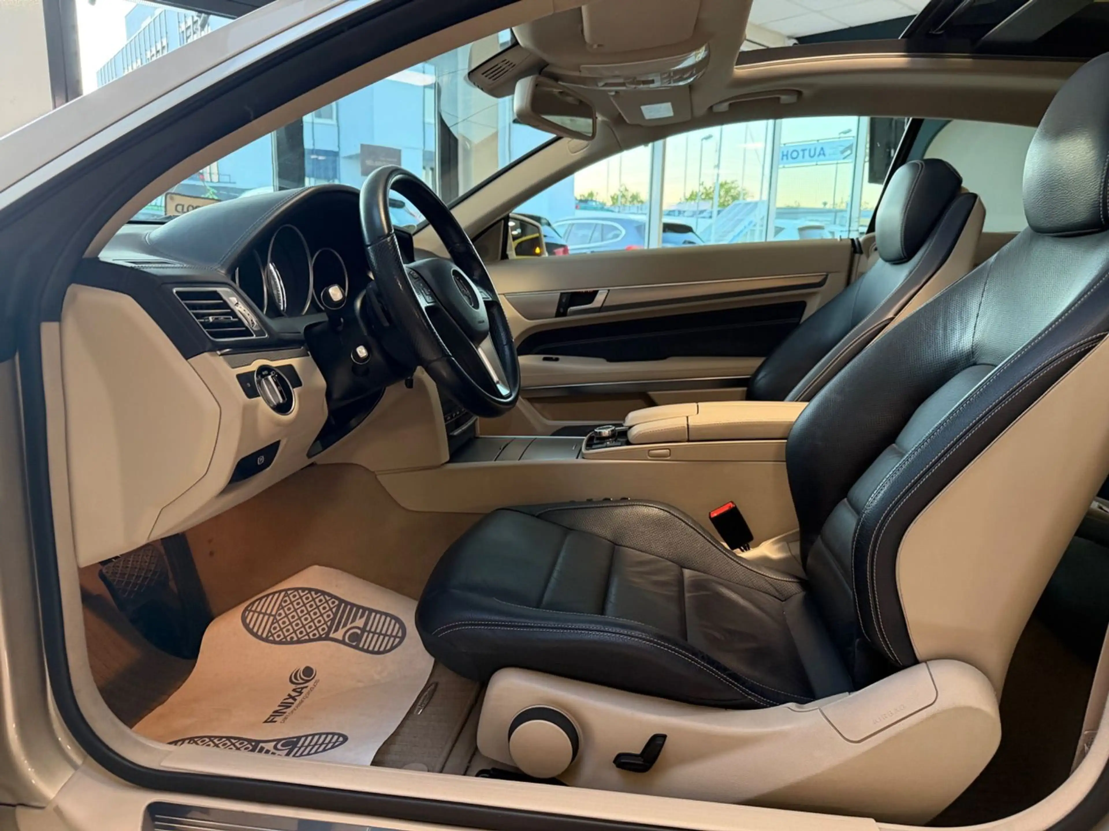 Mercedes-Benz E 220 d BlueTEC | 9G | Pano | LED ILS | Nappa — photo 11