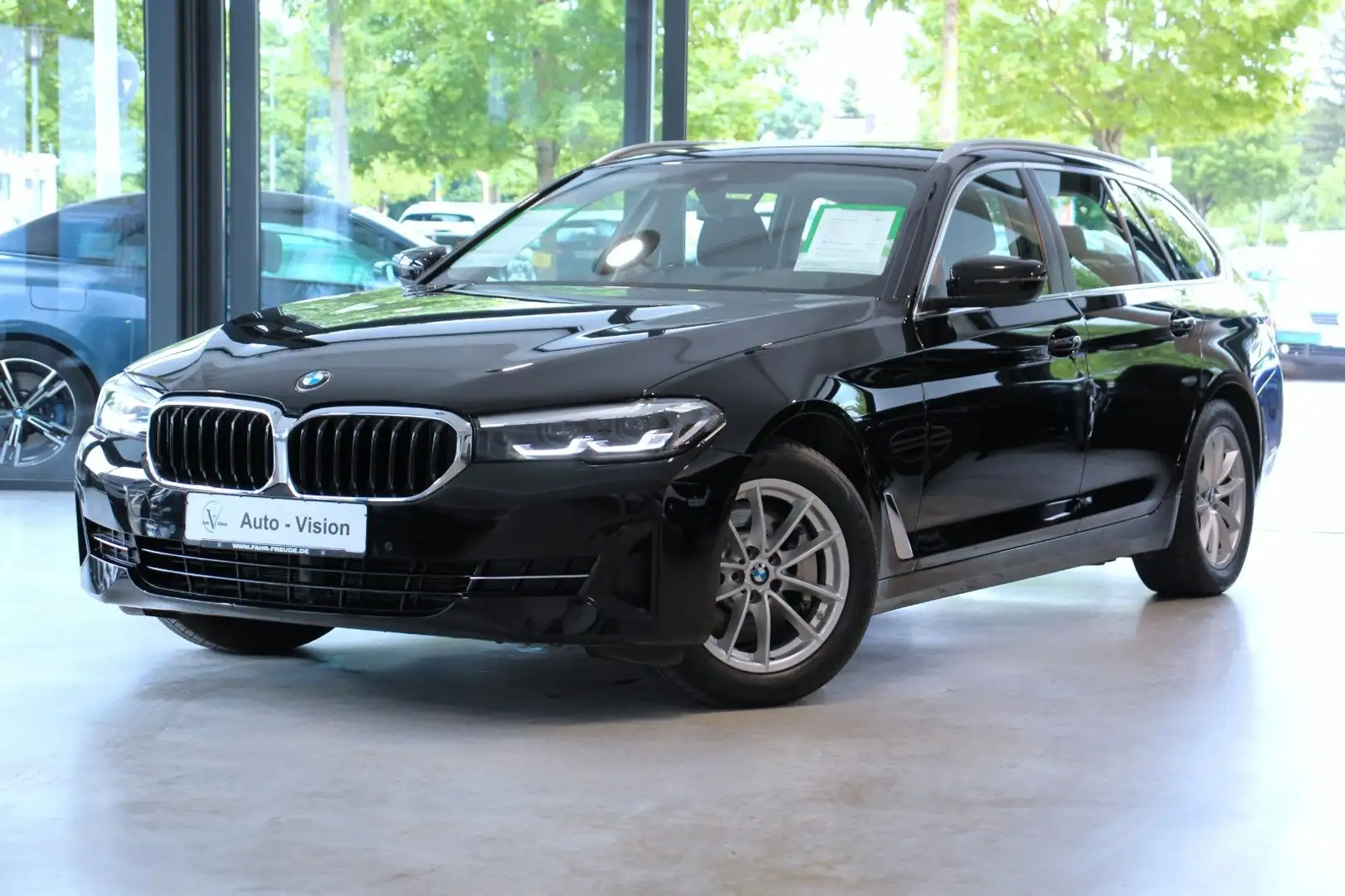 BMW 530 i (G31) *LED*Kamera*Navi*AppleCP*Android*HiFi Noir - 1