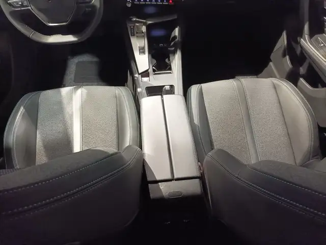Peugeot 308 view 13