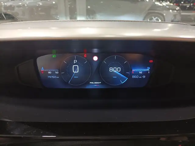 Peugeot 308 view 9