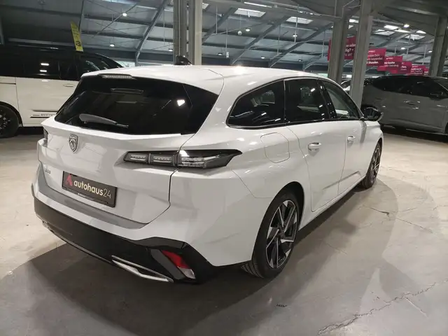 Peugeot 308 view 5