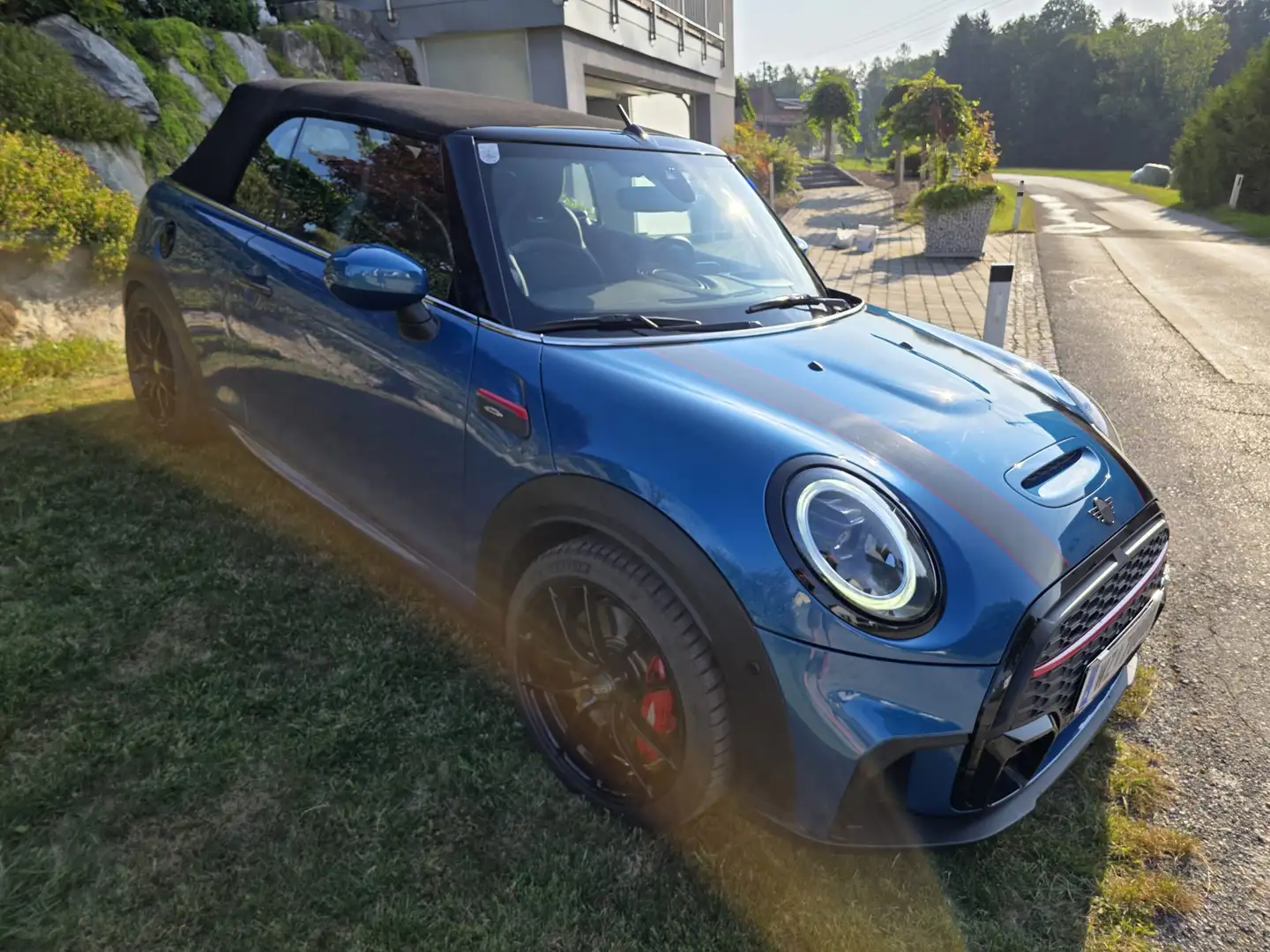 MINI John Cooper Works Cabrio MINI John Cooper Works Cabrio John Cooper Works Blau - 2