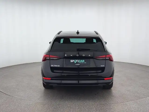 Skoda Octavia view 4