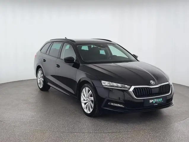 Skoda Octavia view 3