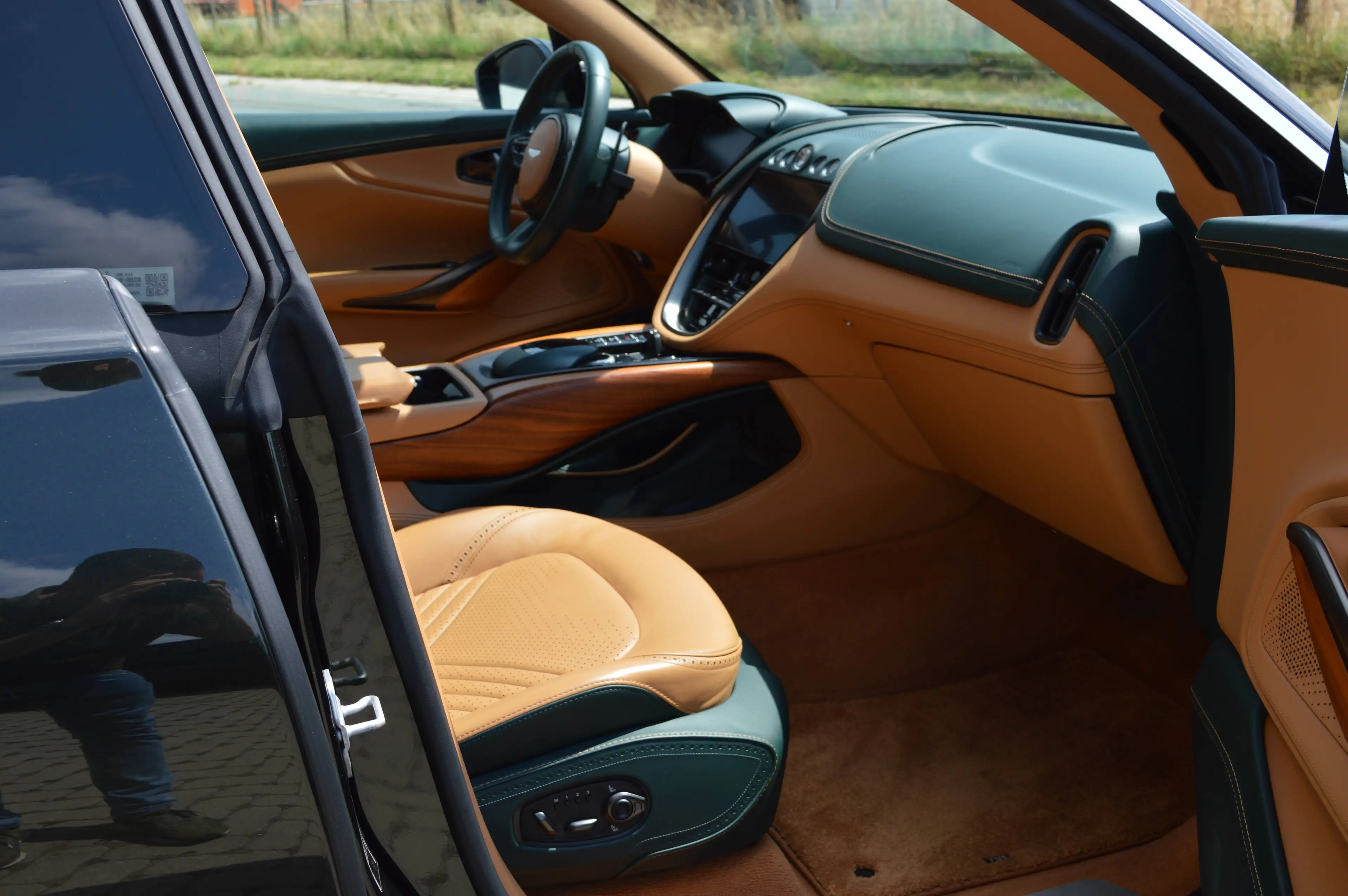 Aston Martin DBX 4.0i V8 Biturbo - Top condition - Full history — photo 7