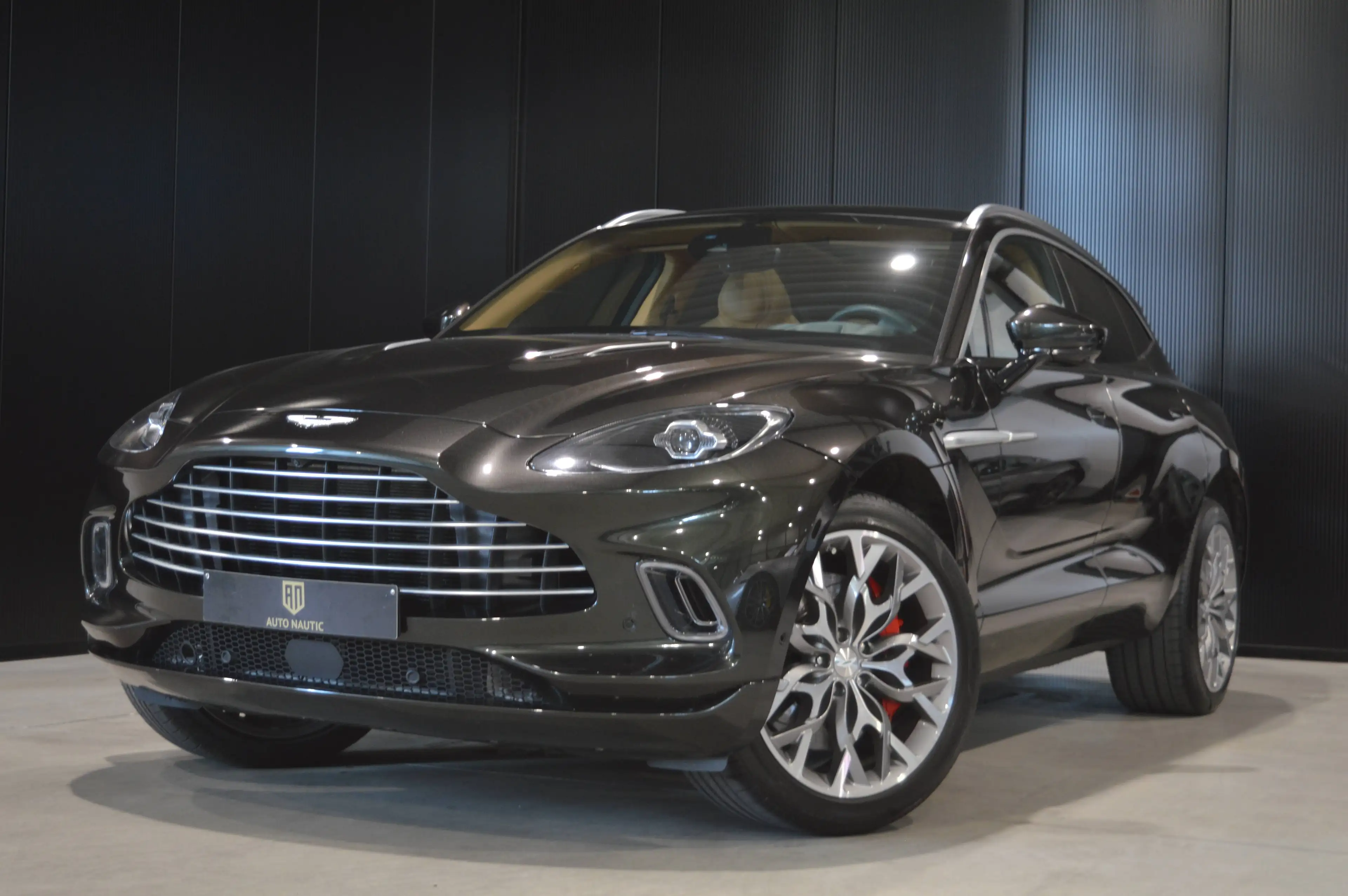 Aston Martin DBX 4.0i V8 Biturbo - Top condition - Full history