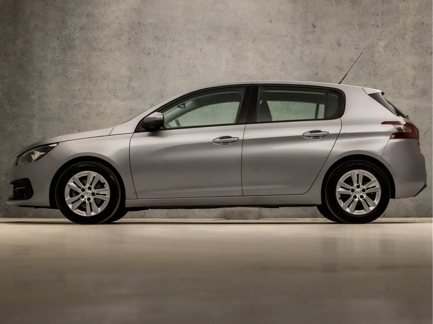Peugeot 308 1.2 PureTech Sport (APPLE CARPLAY, GROOT NAVI, LM Grijs - 2