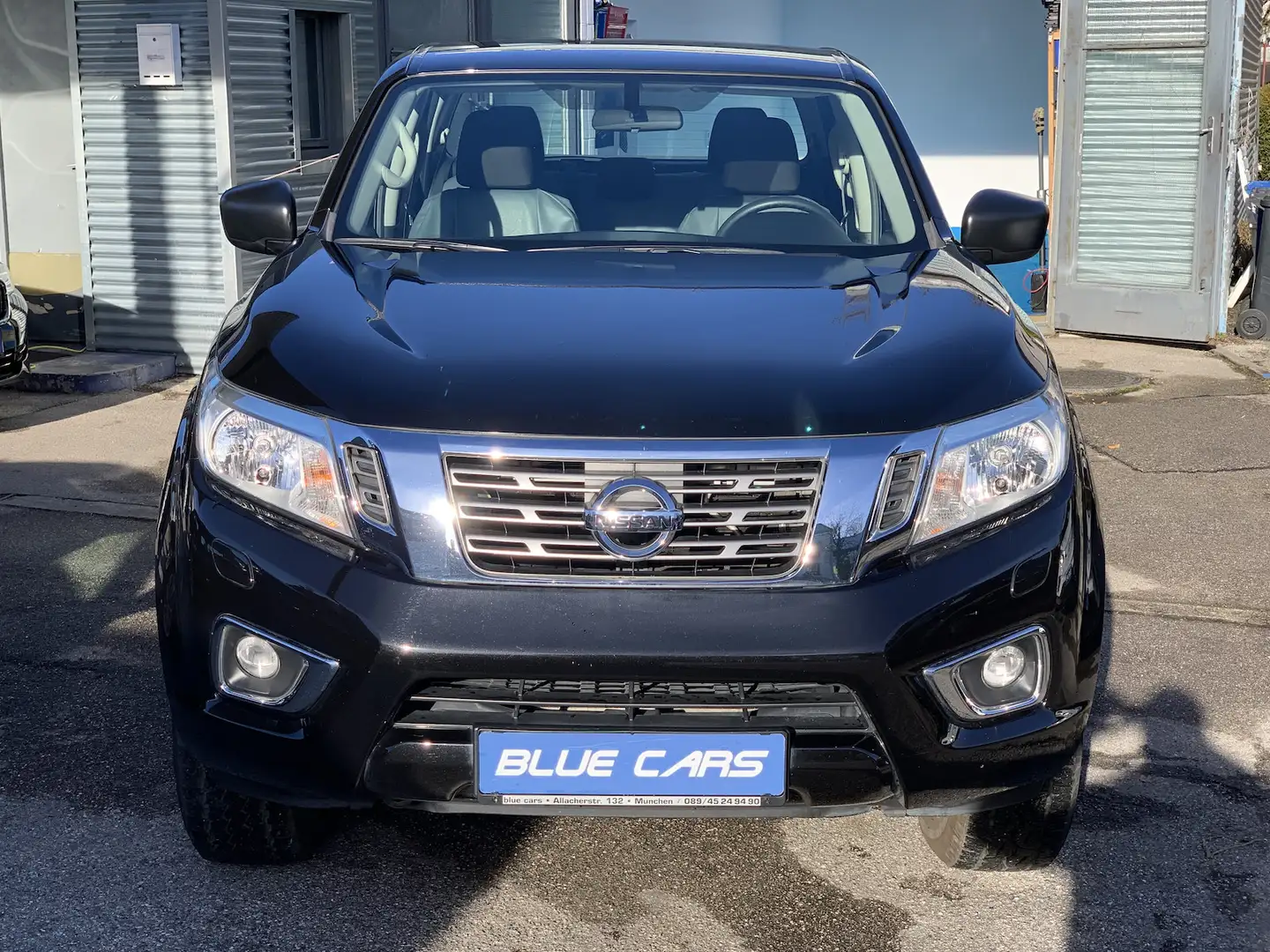 Nissan NP300 Double Cab 4x4/SHZ/AHK/Garantie Чорний - 2