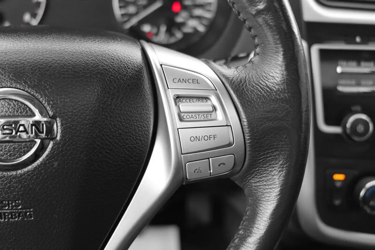 Nissan Altima снимка Nissan Altima