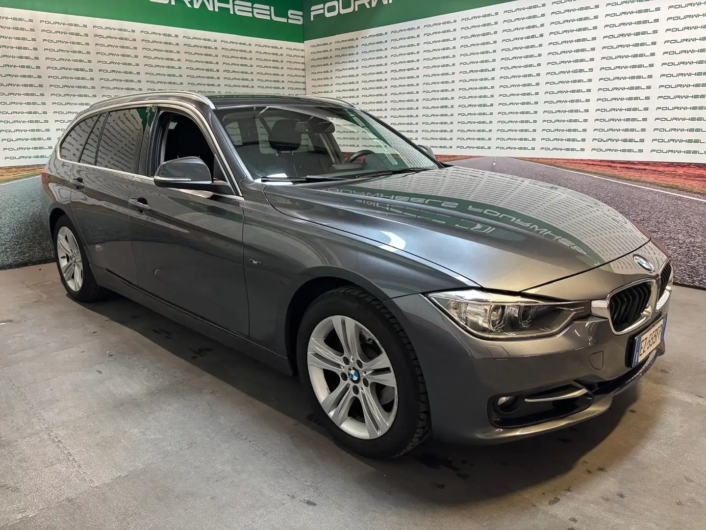 BMW 318 318d Touring xdrive Sport Grau - 2