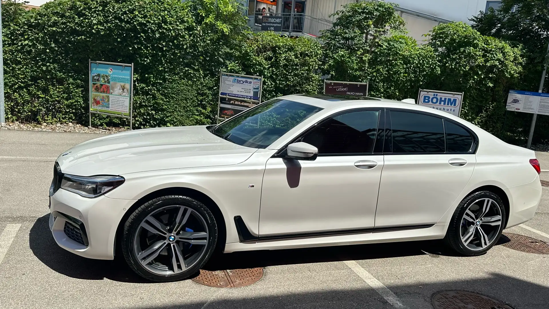 BMW 740 BMW 740d xDrive*M-Paket*360*AC*Laser*HUD*Std Hzg* Bílá - 1