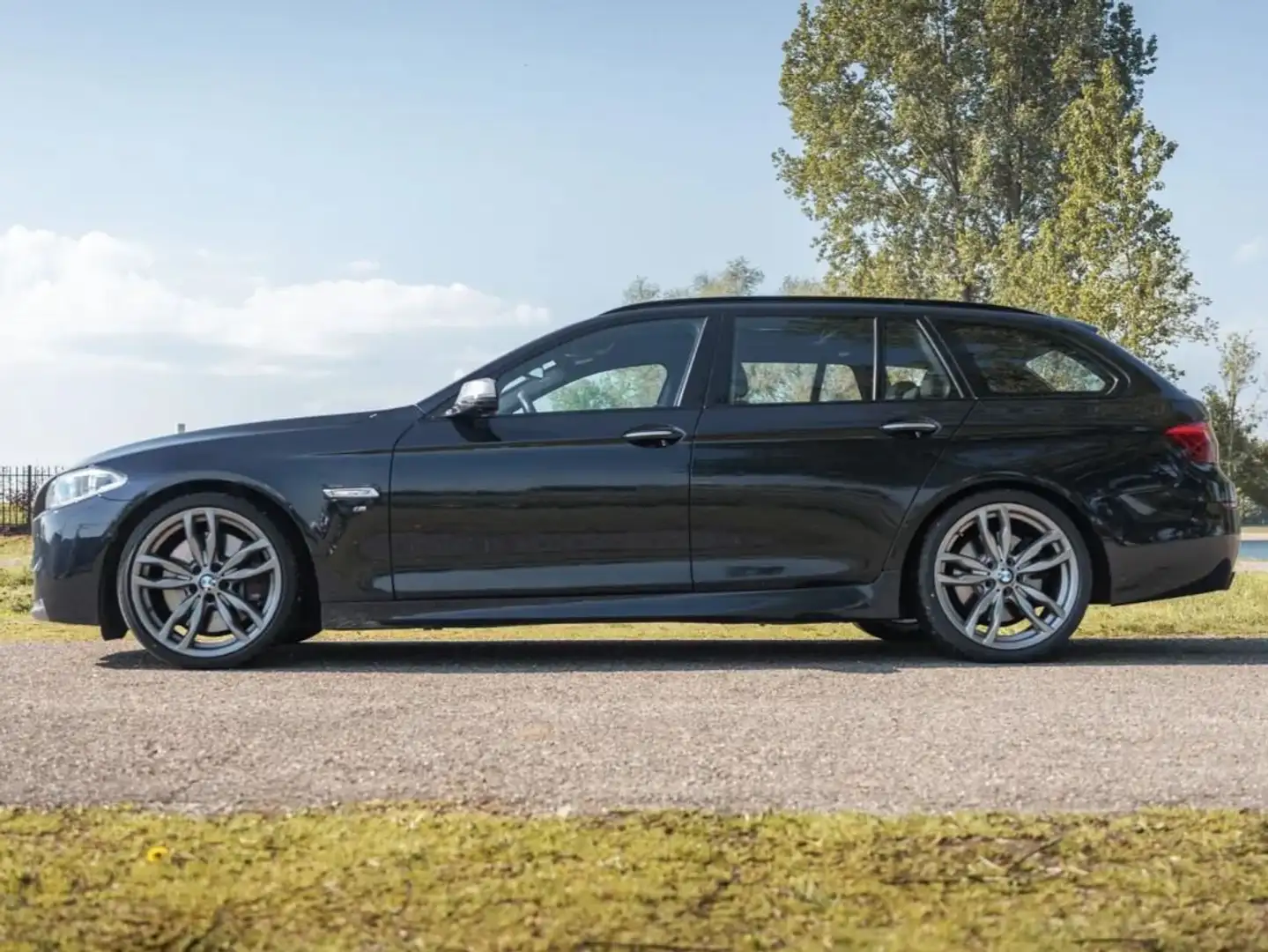 BMW M550 M550xd | PANODAK | SOFTCLOSE | Negru - 1