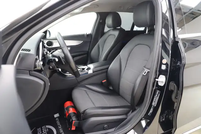 Mercedes-Benz C-Class view 9