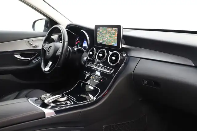 Mercedes-Benz C-Class view 15